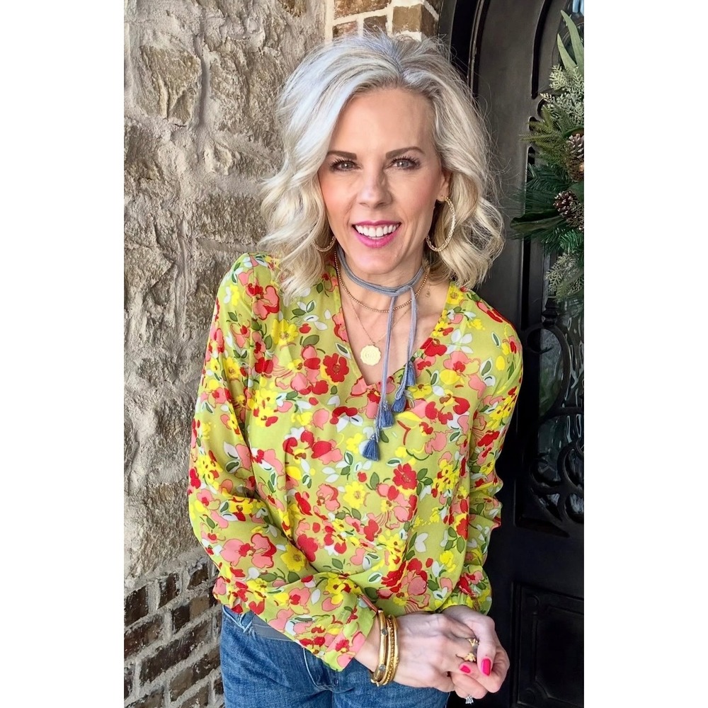 Cabi Playground Blouse 6503 Romantic Floral Green V-Neck Draped Top Large NEW